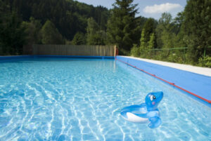 how to avoid swimming pool accidents